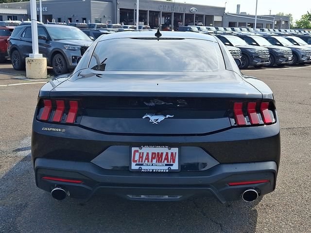 Certified 2024 Ford Mustang Coupe RWD image 5