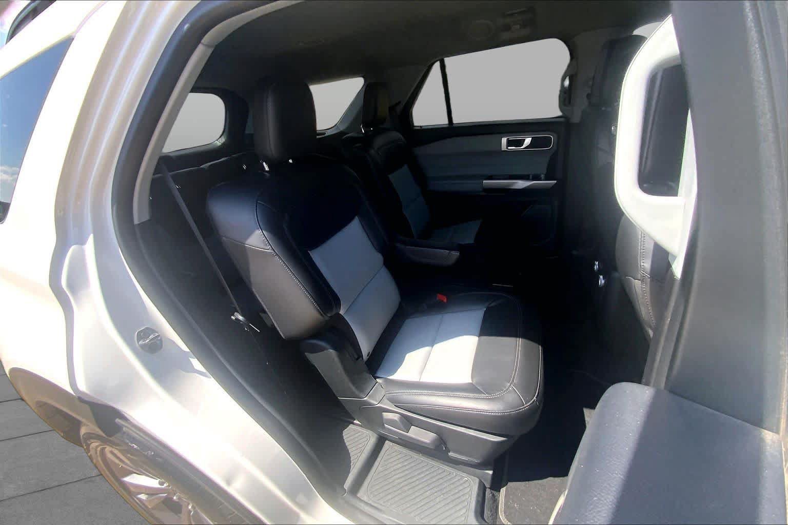 Certified 2022 Ford Explorer XLT w/ Equipment Group 202A AWD/4WD image 20
