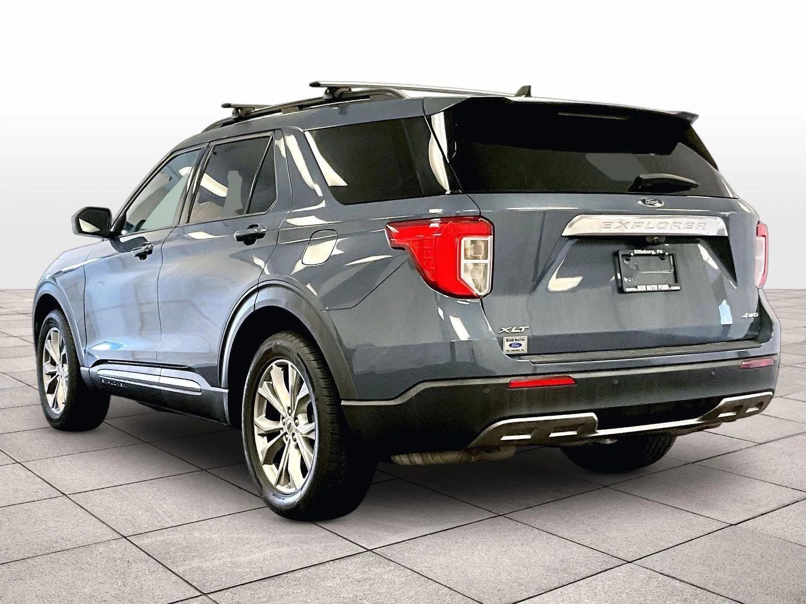 Certified 2021 Ford Explorer XLT w/ Equipment Group 202A image 10