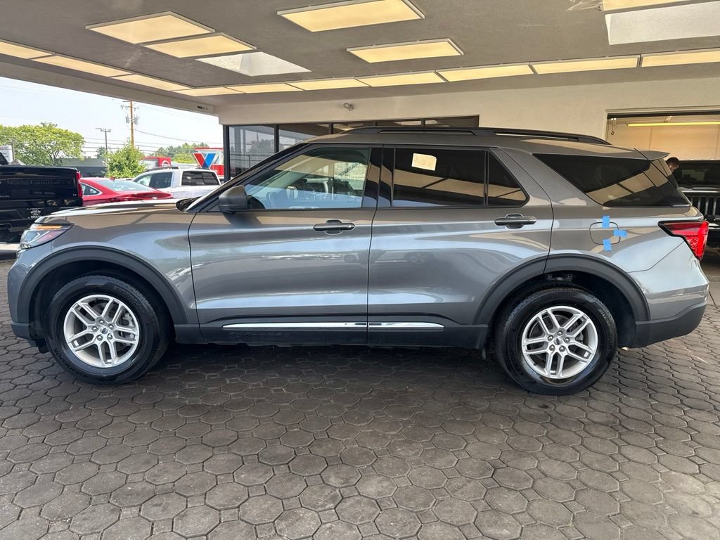 Certified 2025 Ford Explorer Active AWD/4WD image 10