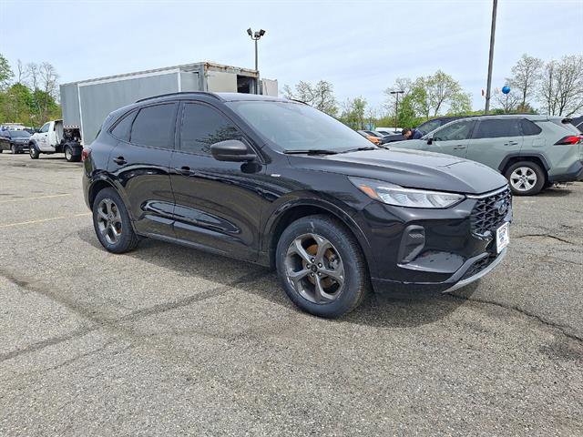 Certified 2023 Ford Escape ST-Line w/ Tech Pack #1 AWD/4WD image 2