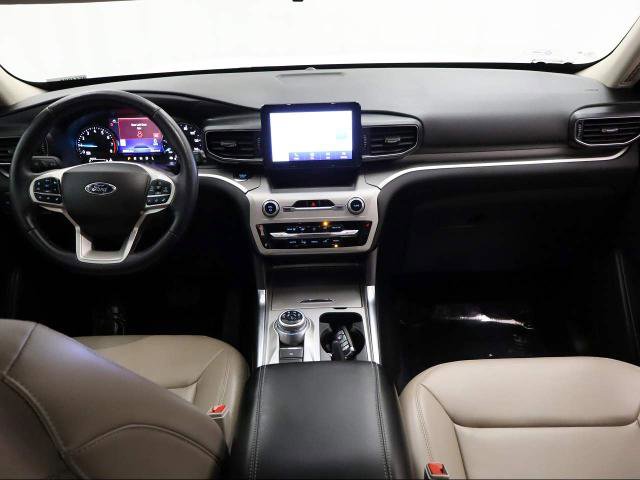 Certified 2022 Ford Explorer XLT w/ Equipment Group 202A image 22