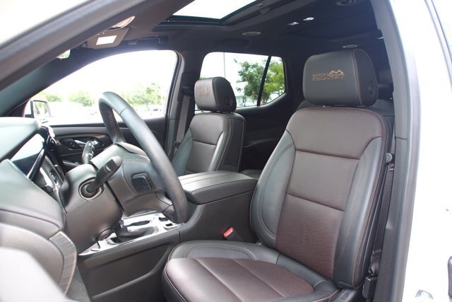 Used 2023 Chevrolet Traverse High Country FWD image 20