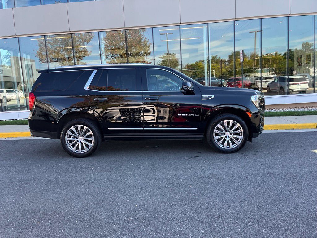 Used 2022 GMC Yukon Denali w/ Denali Premium Package AWD/4WD image 10