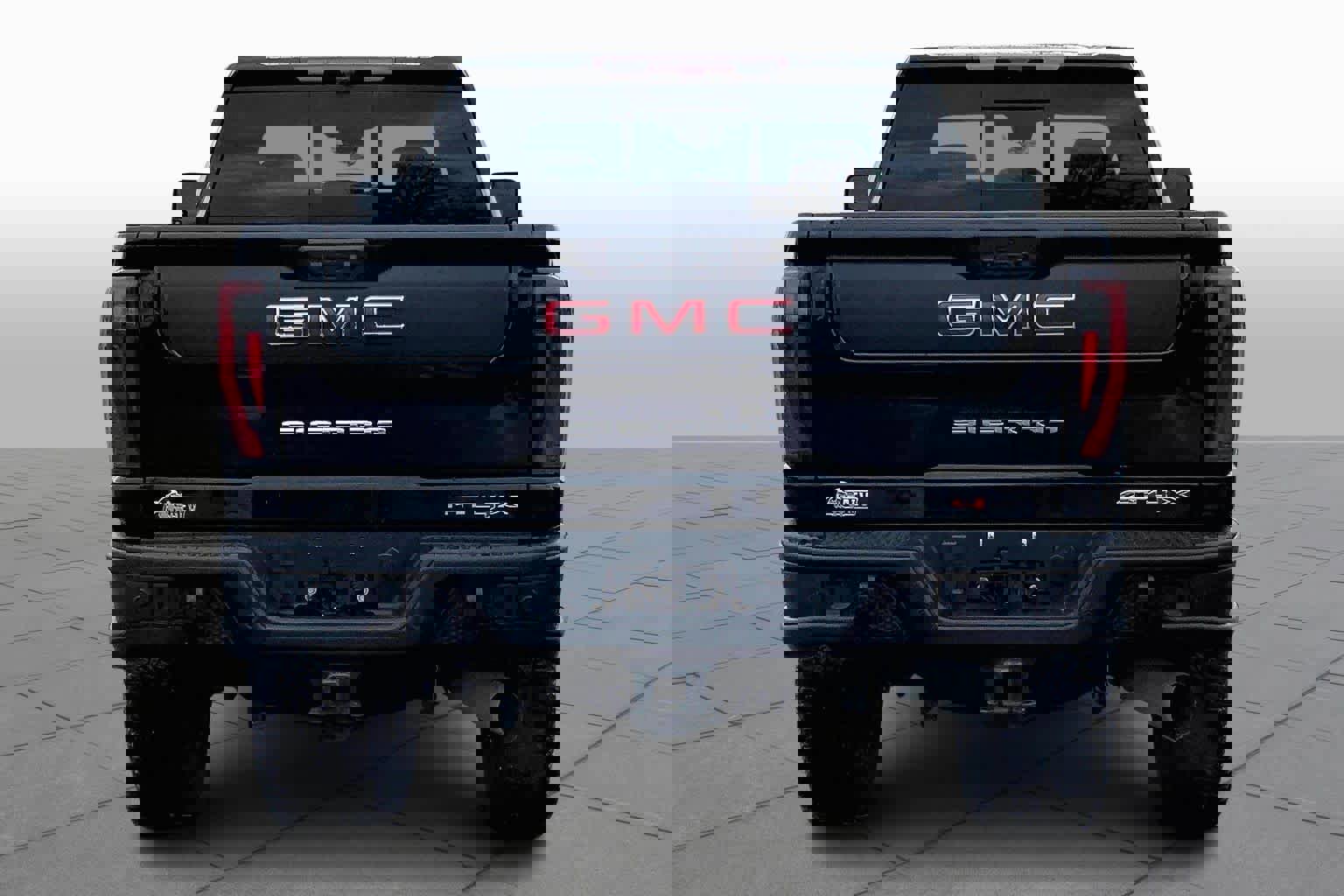 Used 2024 GMC Sierra 2500 AT4X w/ AT4X AEV Edition image 3