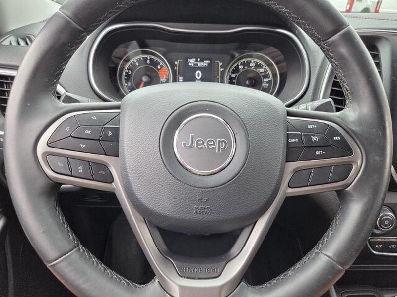 Used 2019 Jeep Cherokee Latitude Plus FWD image 30