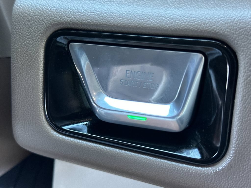 Used 2026 GMC Yukon Denali RWD image 23