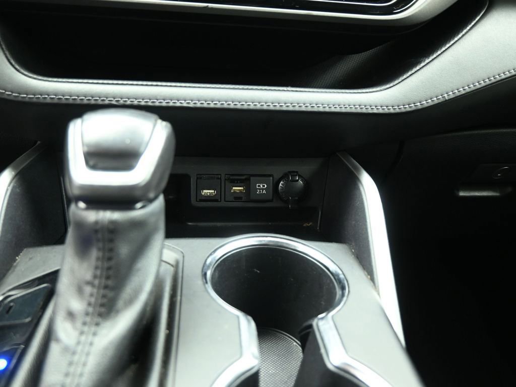 Used 2021 Toyota Highlander LE image 45