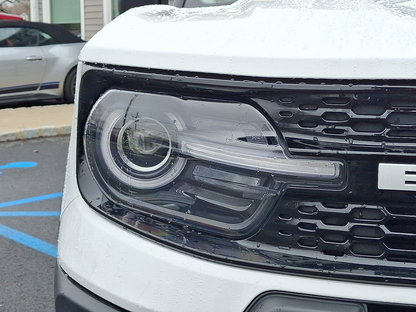 Certified 2025 Ford Bronco Sport Outer Banks w/ Outer Banks Tech Package+ AWD/4WD image 9