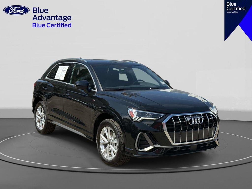Used 2025 Audi Q3 2.0T Premium w/ Convenience Package AWD/4WD image 4