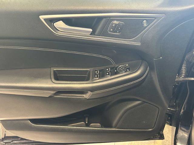 Certified 2022 Ford Edge Titanium w/ Class II Trailer Tow Package image 21