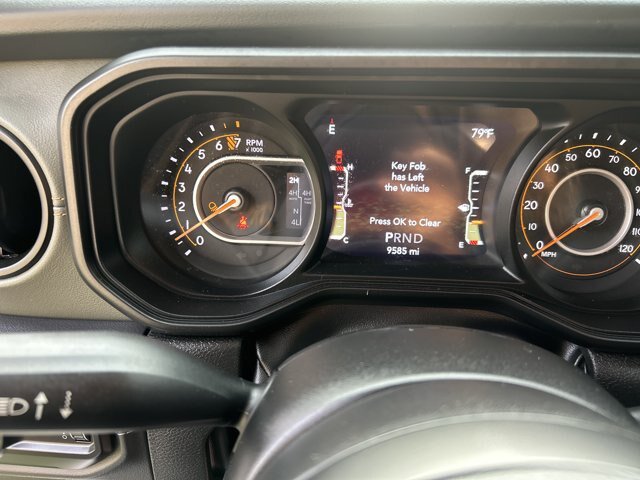 Used 2024 Jeep Gladiator Mojave AWD/4WD image 16