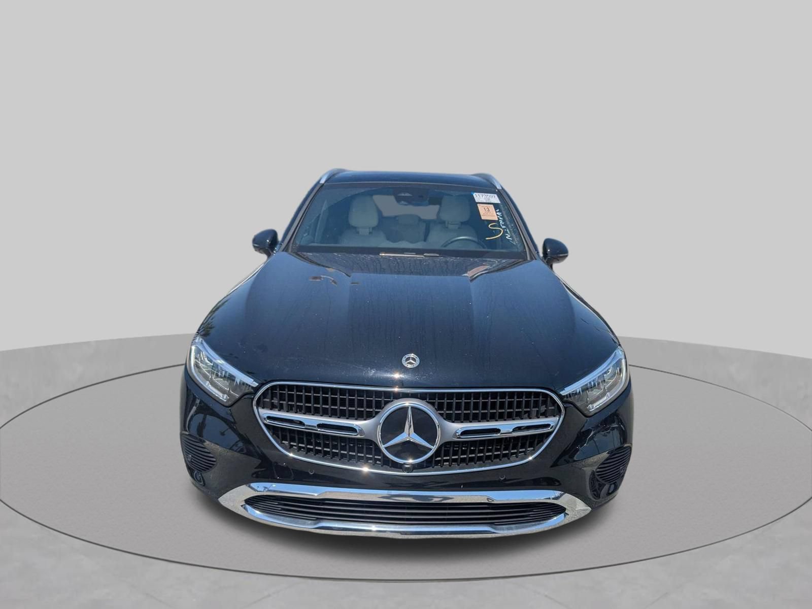 Used 2024 Mercedes-Benz GLC 300 4MATIC image 9