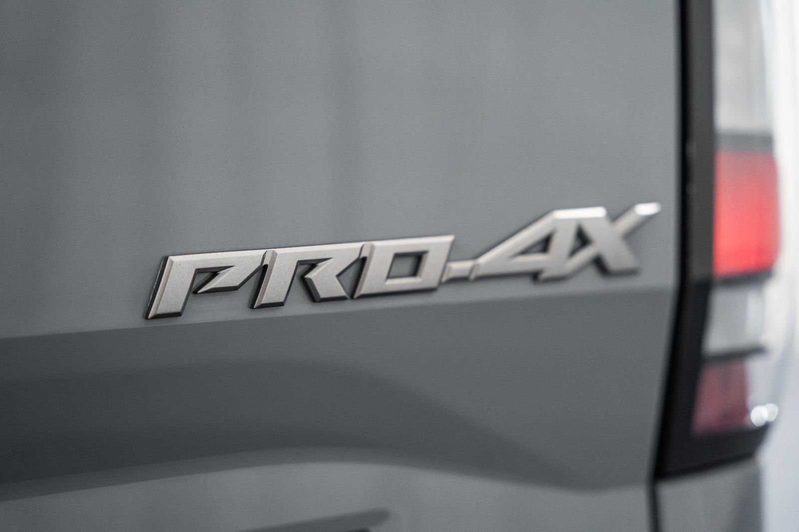 Used 2022 Nissan Frontier PRO-4X image 13