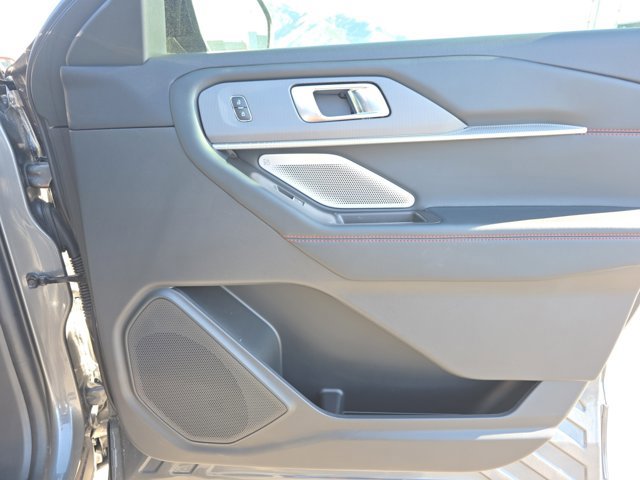 Certified 2025 Ford Explorer ST image 29