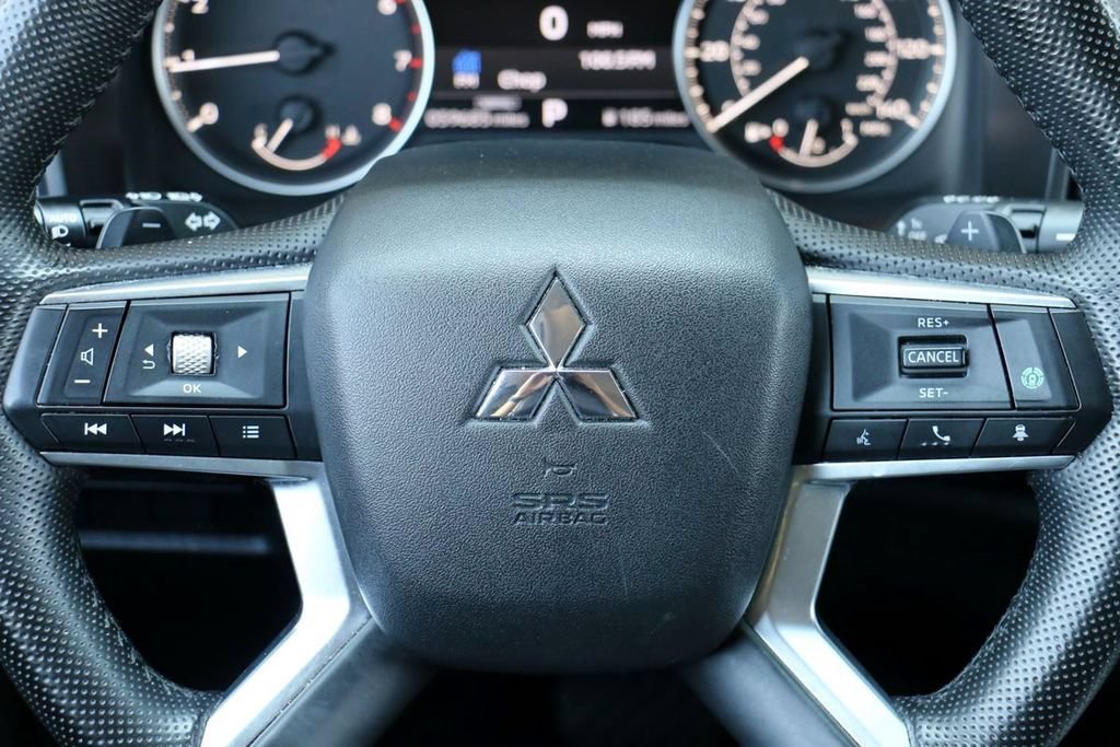 Used 2024 Mitsubishi Outlander SE AWD/4WD image 25
