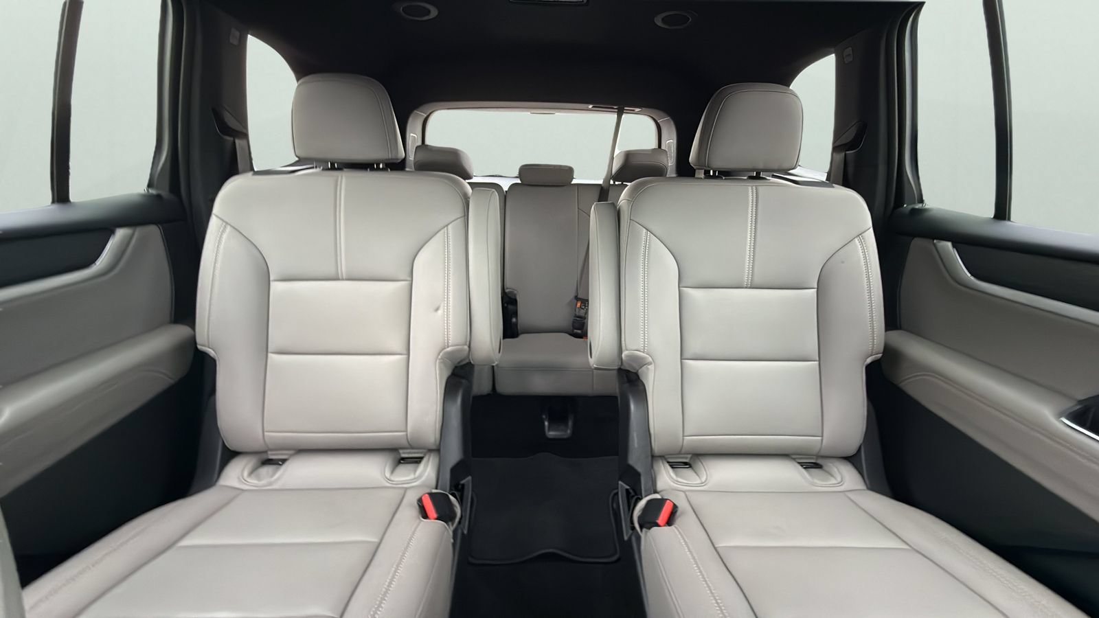 Used 2026 GMC Acadia Elevation w/ Elevation Premium Package FWD image 26