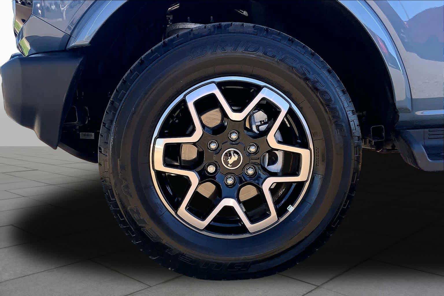 Certified 2025 Ford Bronco Outer Banks AWD/4WD image 11