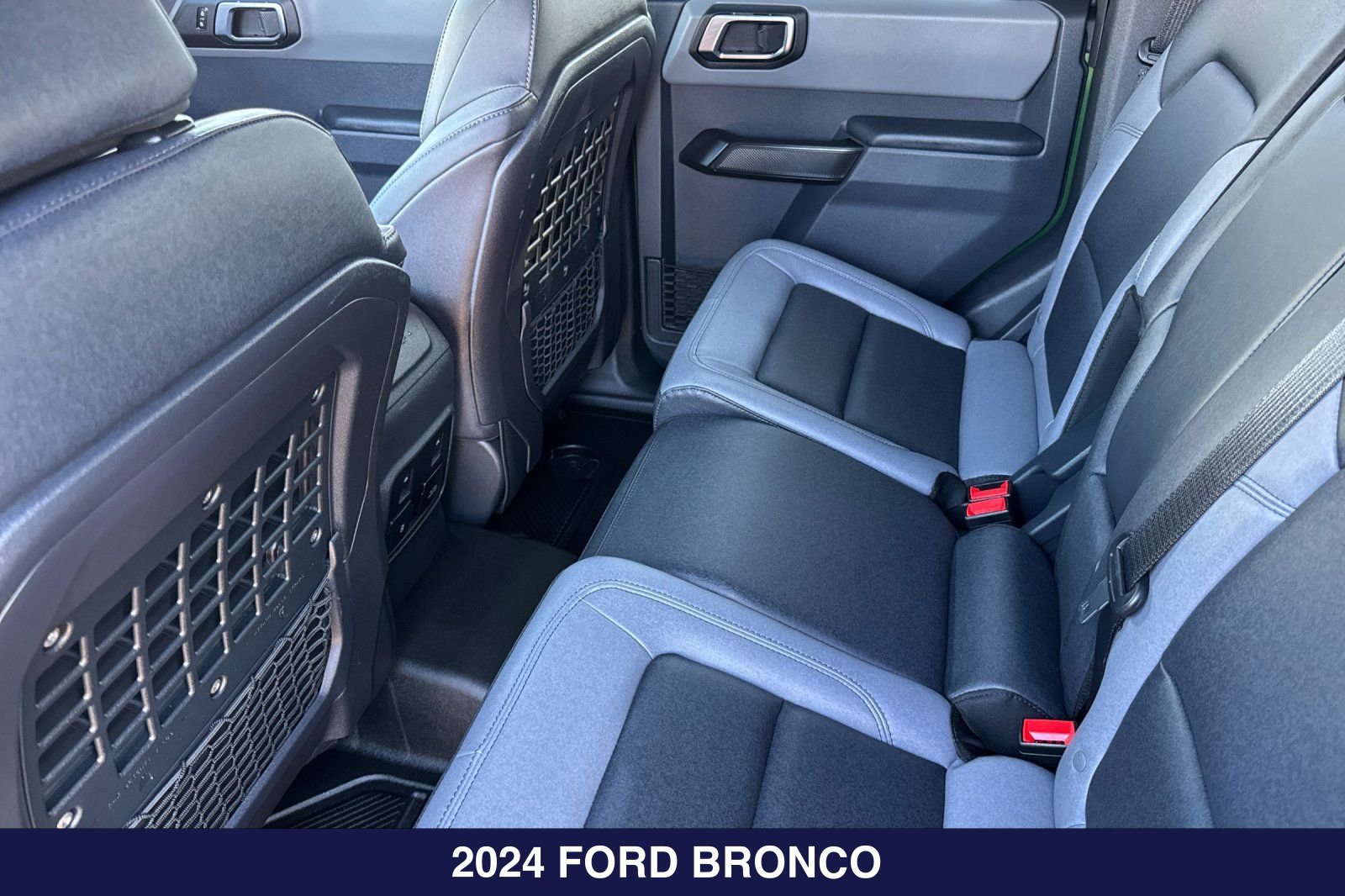Certified 2024 Ford Bronco Black Diamond AWD/4WD image 14