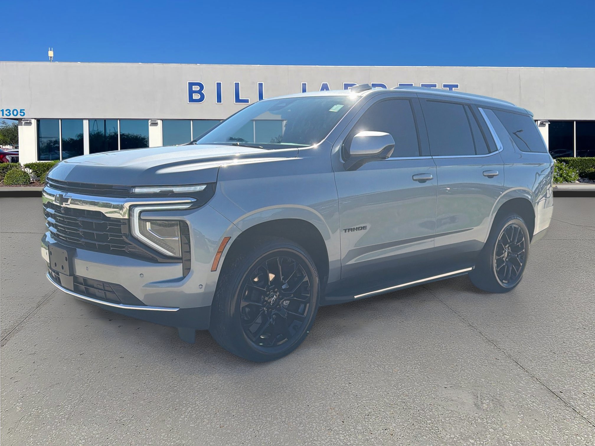 Used 2025 Chevrolet Tahoe LS AWD/4WD image 3