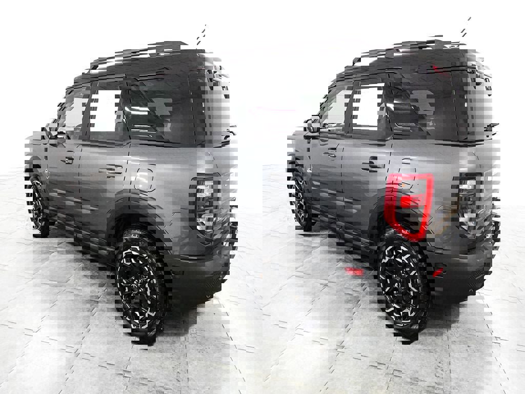 Certified 2025 Ford Bronco Sport Outer Banks w/ Outer Banks Tech Package+ AWD/4WD image 3