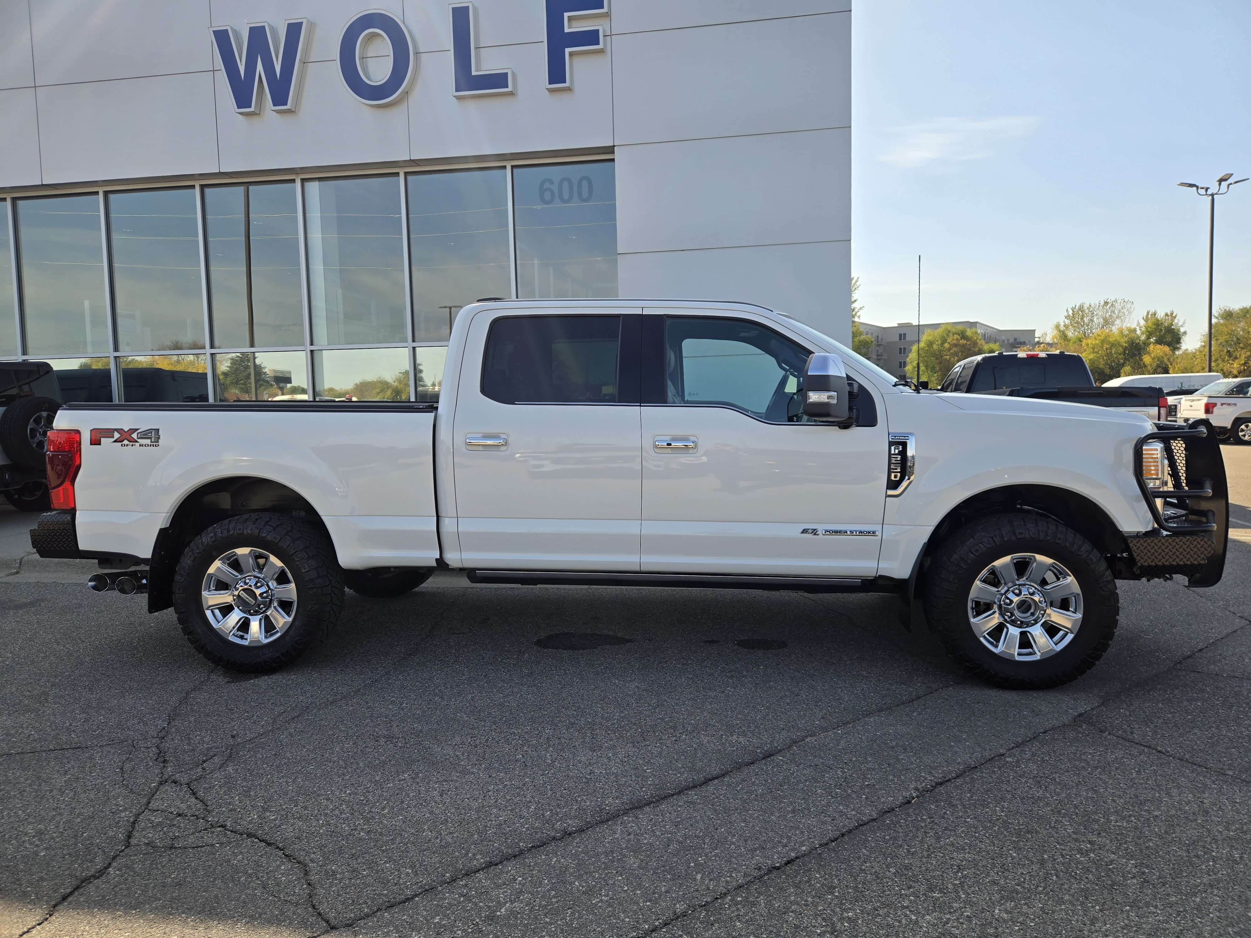 Certified 2022 Ford F250 Platinum w/ FX4 Off-Road Package AWD/4WD image 5