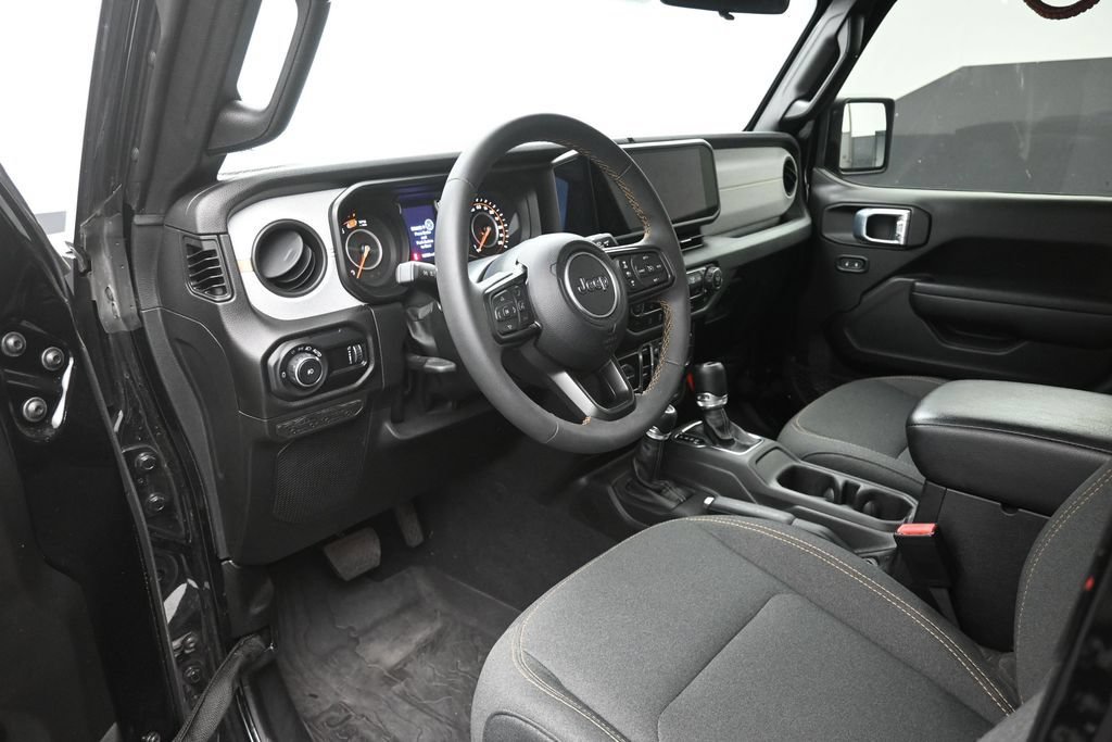 Used 2024 Jeep Wrangler Unlimited Sport AWD/4WD image 19