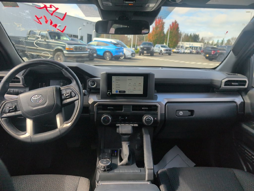 Used 2025 Toyota 4Runner SR5 AWD/4WD image 6