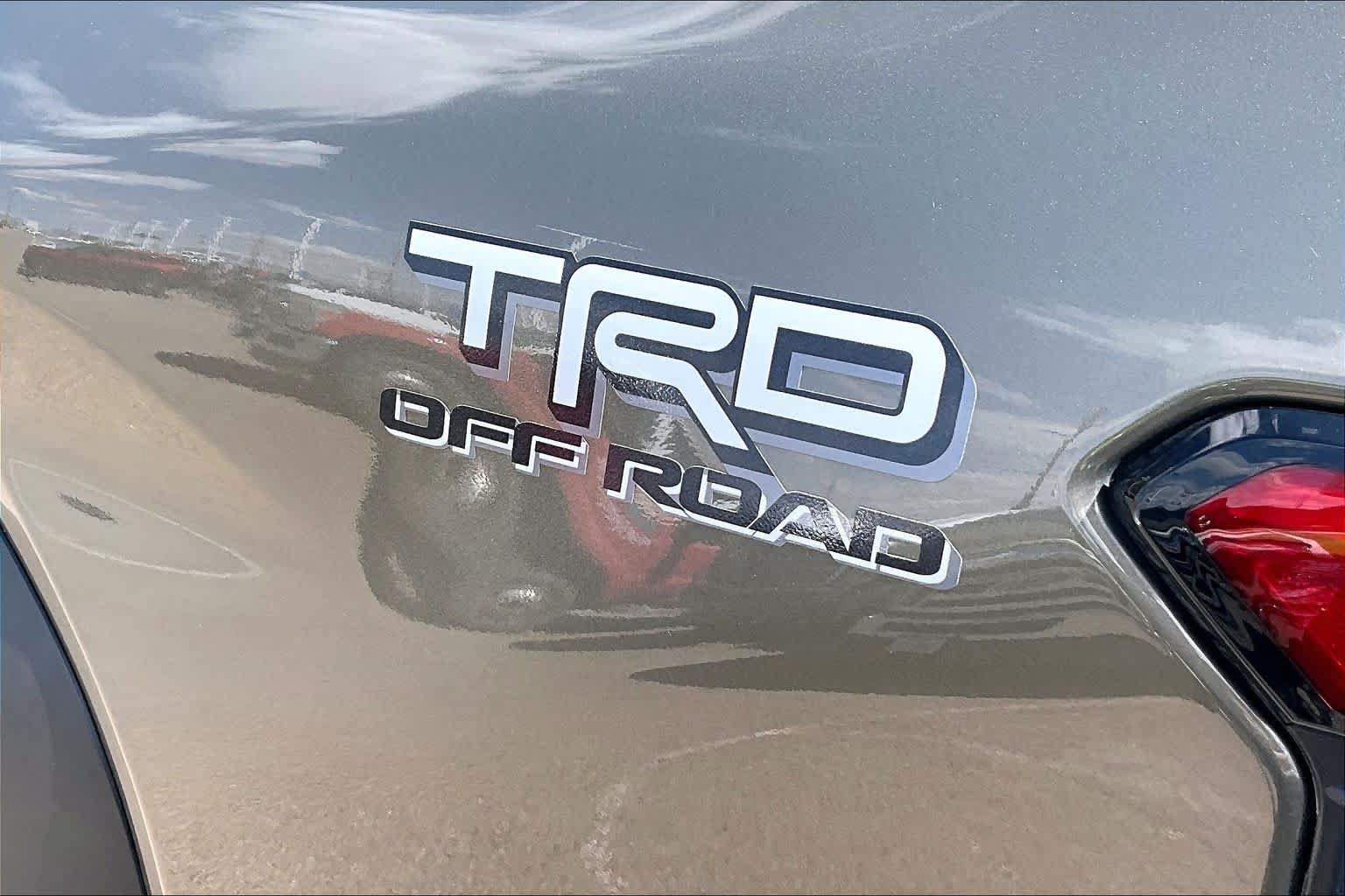 Used 2025 Toyota Tacoma TRD Off-Road AWD/4WD image 30