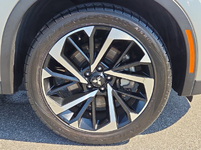 Used 2023 Mitsubishi Outlander SE AWD/4WD image 31