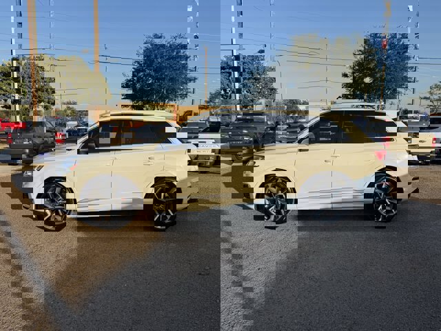 Used 2021 Audi SQ7 Premium Plus w/ Driver Assistance Package image 2