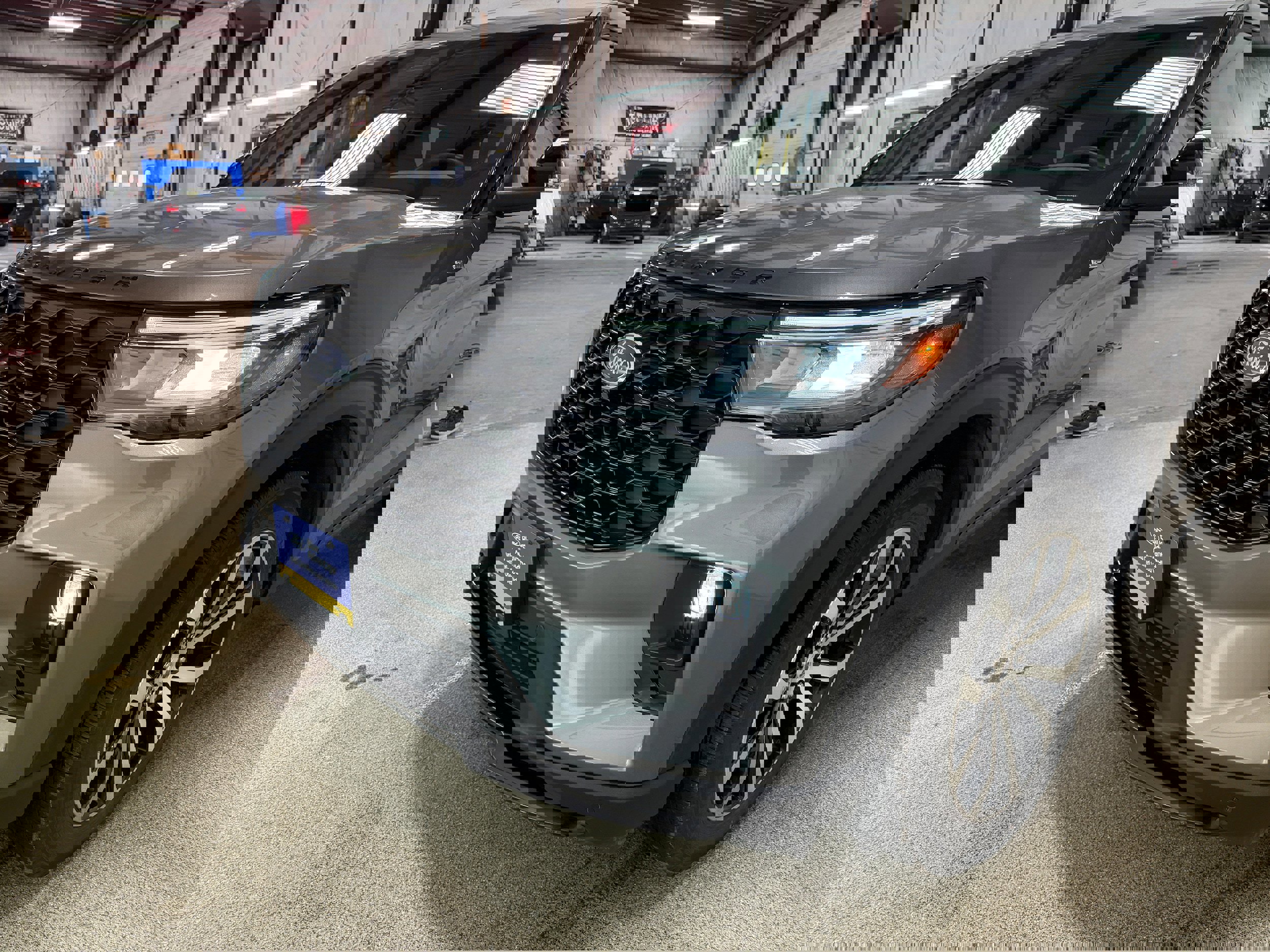 Certified 2025 Ford Explorer ST-Line image 8