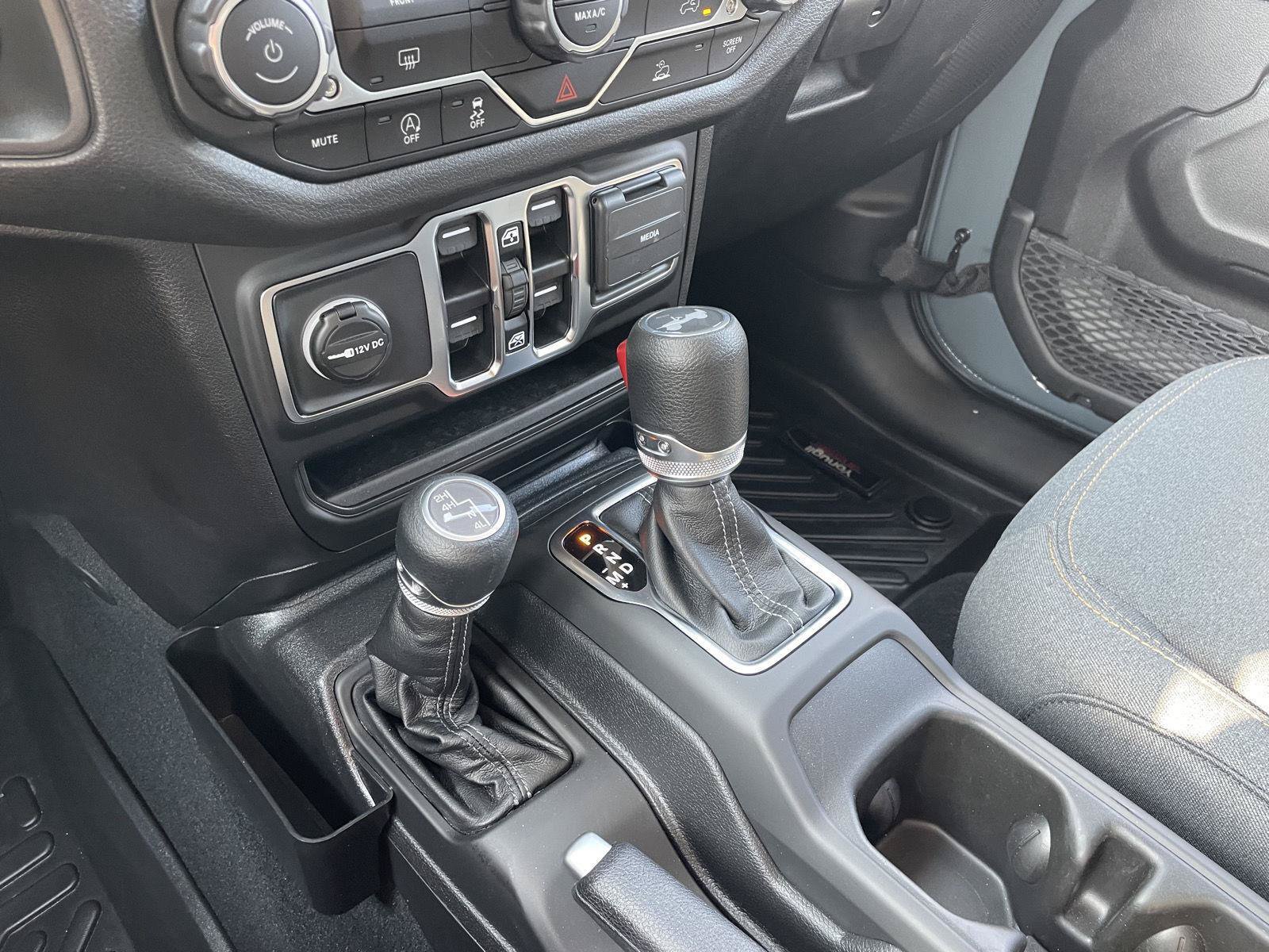 Used 2025 Jeep Wrangler Unlimited Sport AWD/4WD image 27