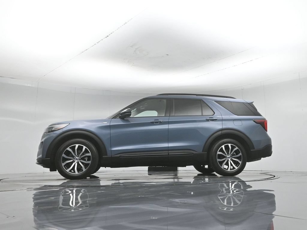 Certified 2025 Ford Explorer ST-Line w/ Premium Package RWD image 8