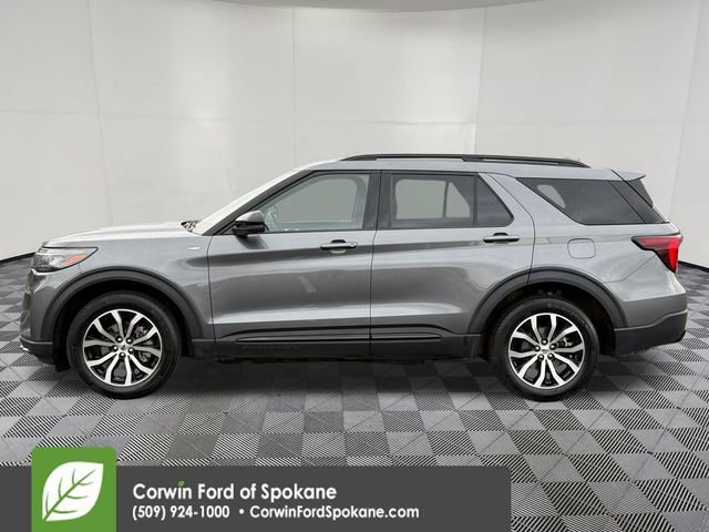 Certified 2025 Ford Explorer ST-Line image 2
