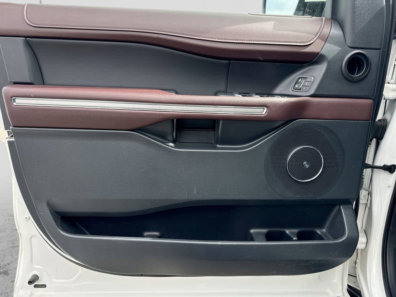 Certified 2022 Ford Expedition Limited image 39