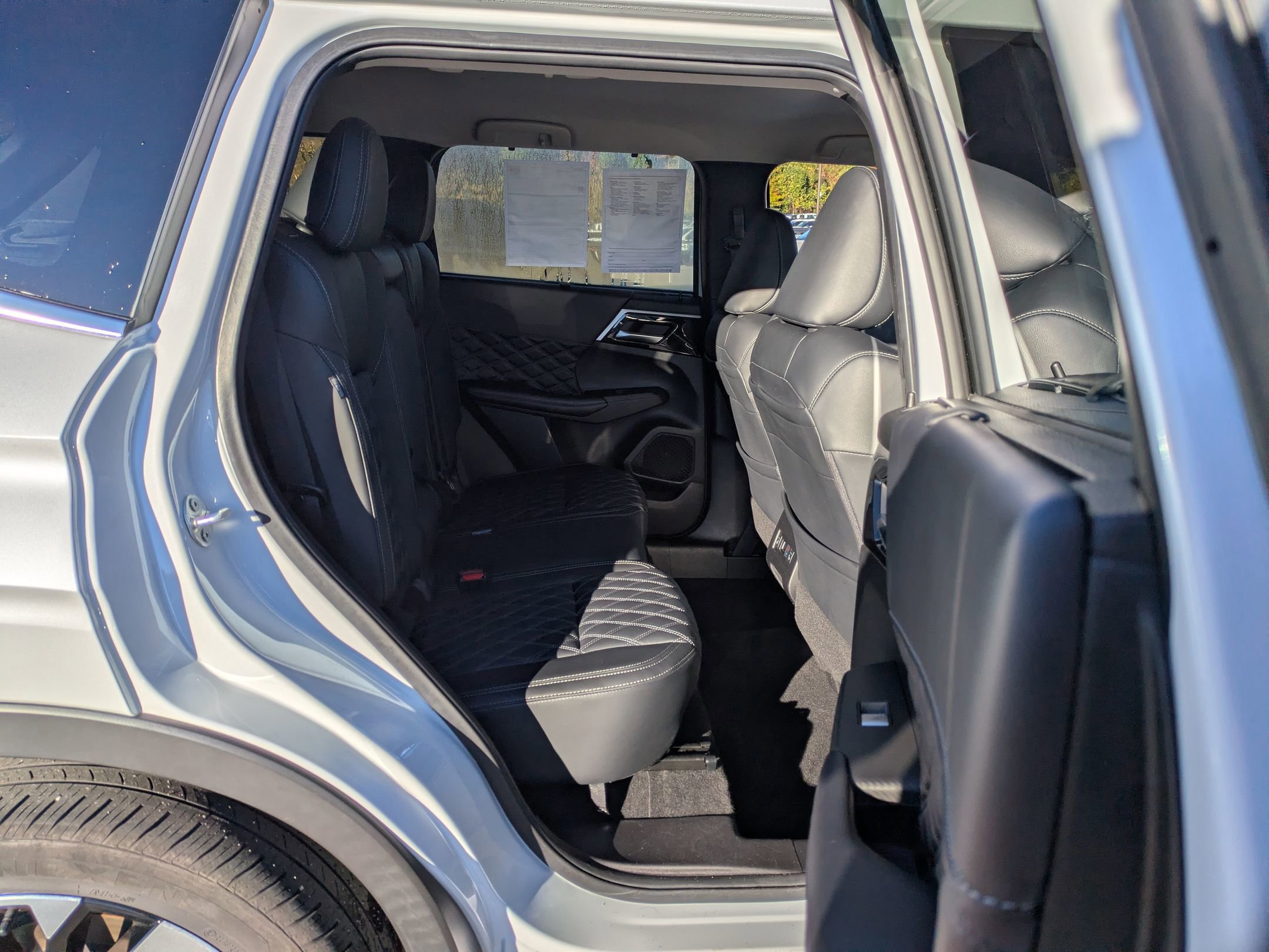 Used 2024 Mitsubishi Outlander SEL Black Edition image 36