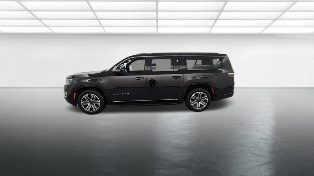 Used 2024 Jeep Wagoneer L Series II w/ Flexible Seating Group AWD/4WD image 5