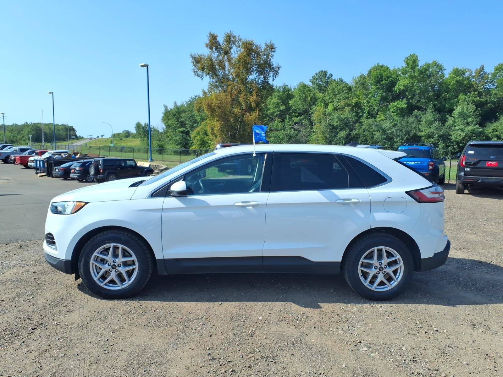 Certified 2024 Ford Edge SEL AWD/4WD image 2