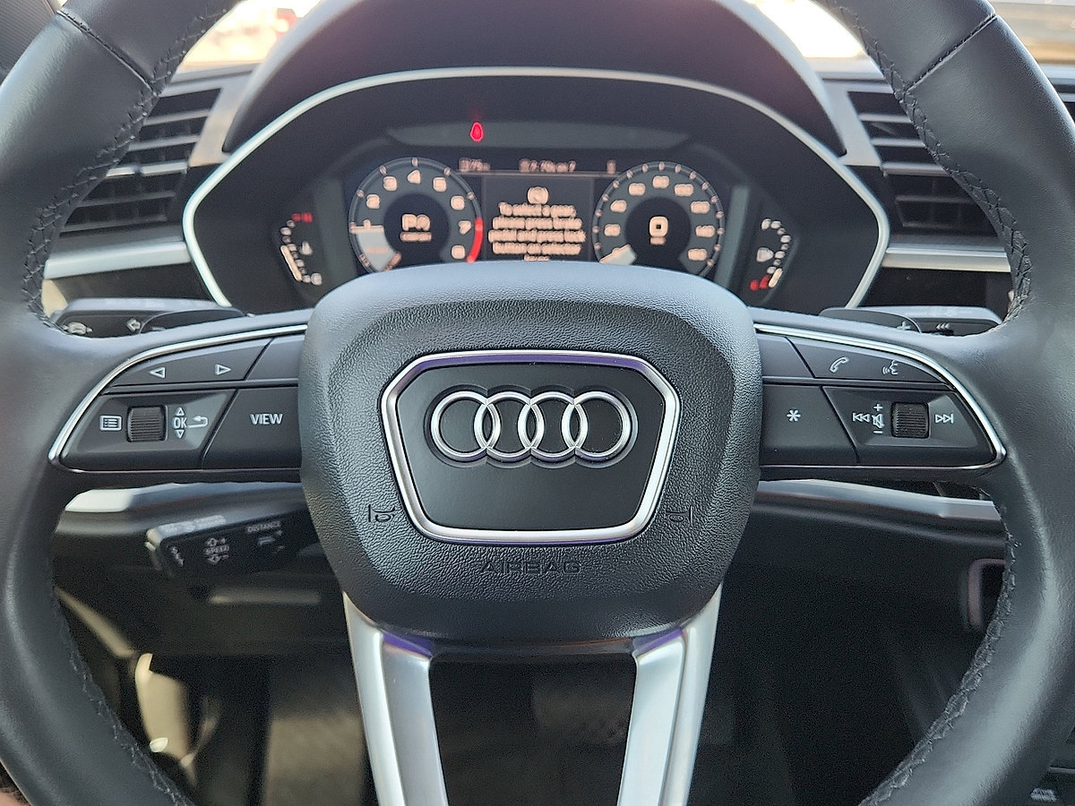 Used 2023 Audi Q3 2.0T Premium Plus w/ Premium Plus Package AWD/4WD image 11
