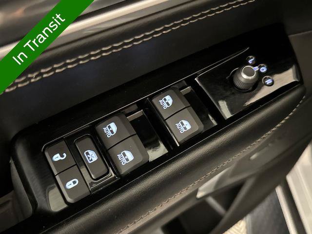 Used 2024 Jeep Wagoneer L Series II RWD image 10