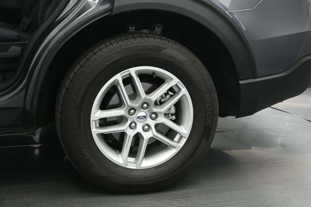 Certified 2025 Ford Explorer Active AWD/4WD image 21