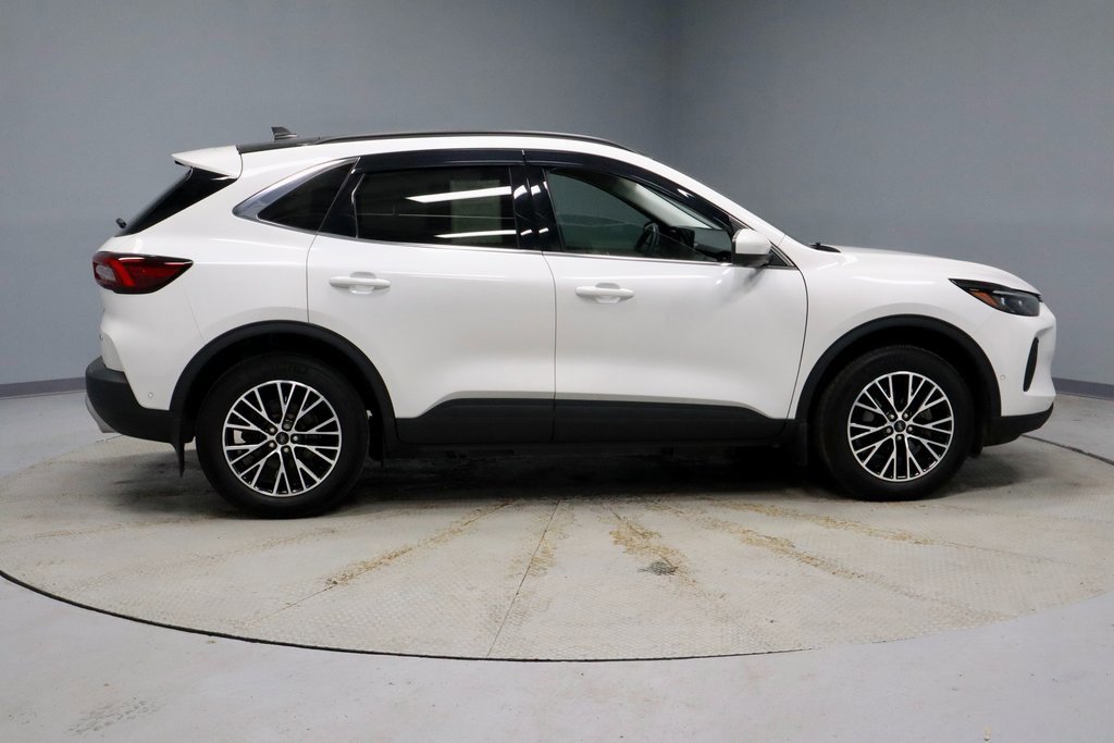 Certified 2024 Ford Escape SE w/ PHEV Premium Package image 6
