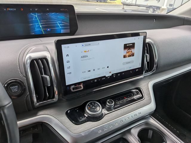 Certified 2025 Ford Expedition Platinum w/ Driver's Package AWD/4WD image 13