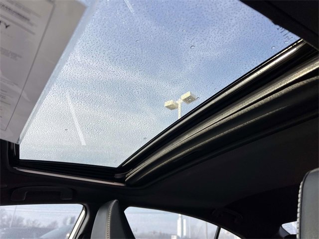 Used 2025 Toyota Camry SE w/ Convenience Package image 25