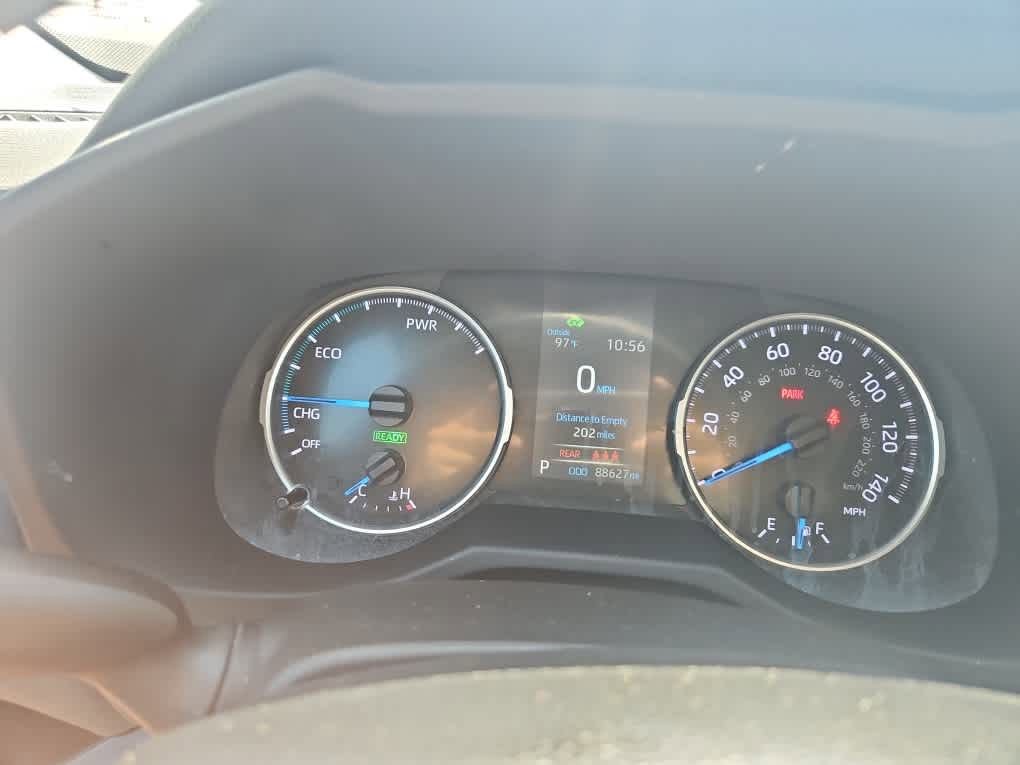 Used 2021 Toyota RAV4 LE AWD/4WD image 19