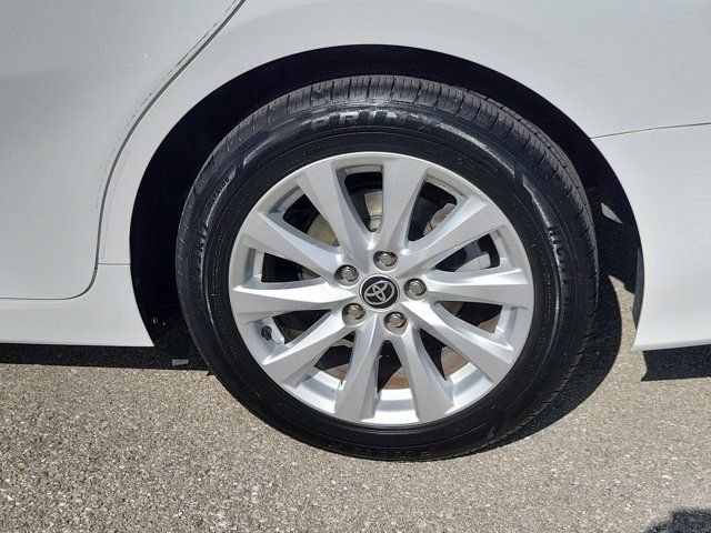 Used 2020 Toyota Camry LE FWD image 9