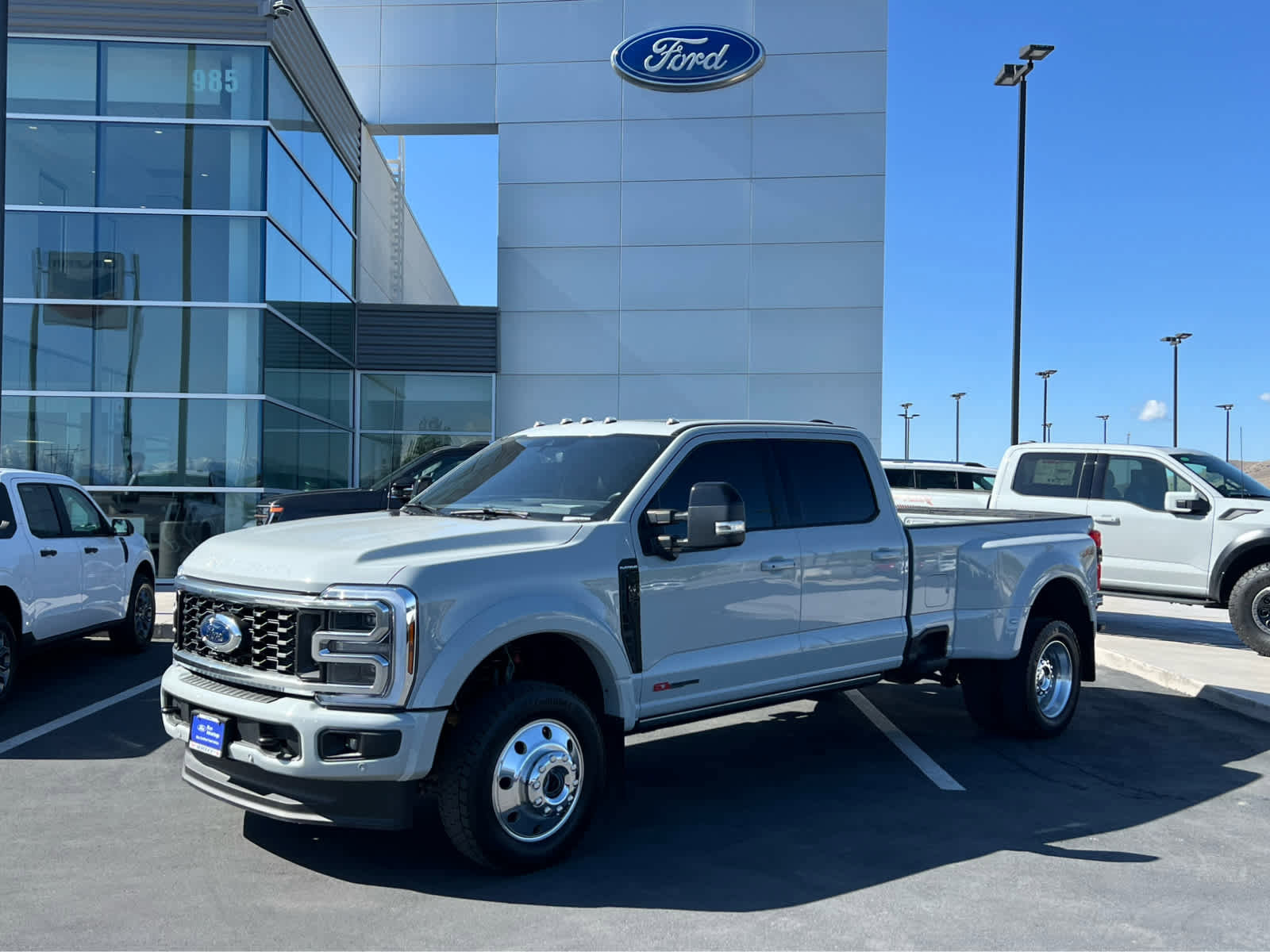 Certified 2025 Ford F450 Platinum AWD/4WD image 1