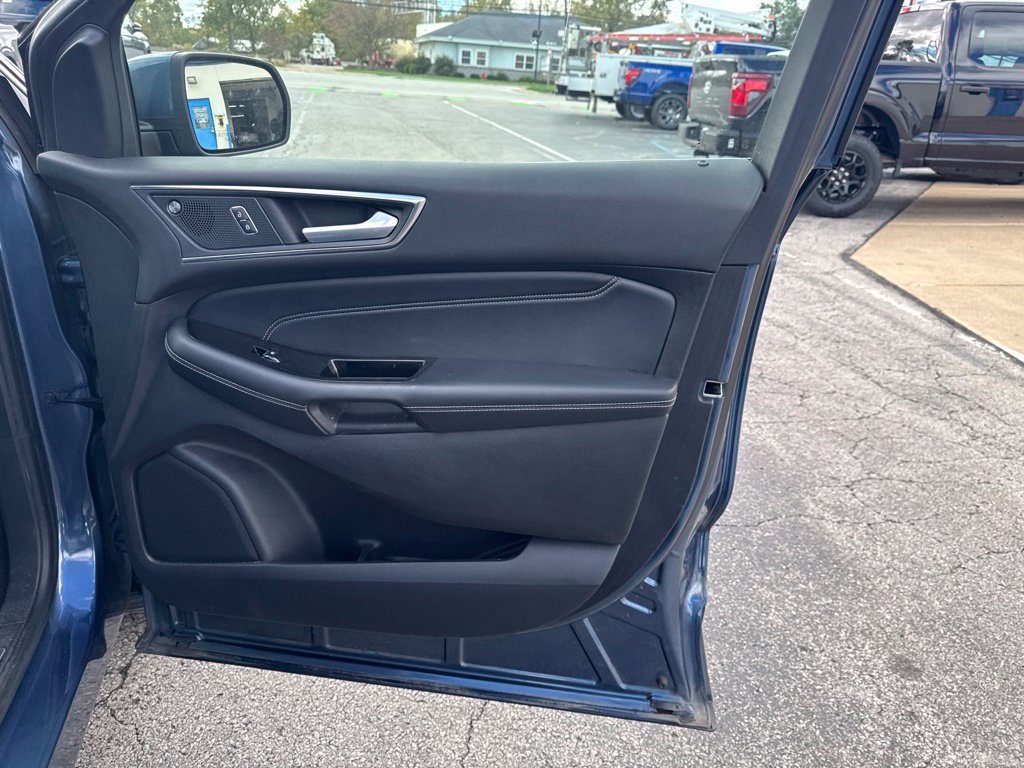 Certified 2019 Ford Edge Titanium FWD image 36