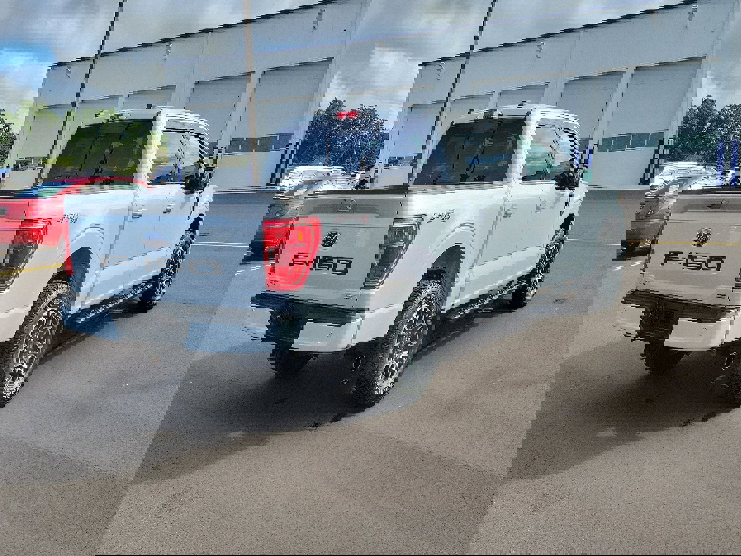 Certified 2022 Ford F150 XLT w/ Equipment Group 302A High image 3